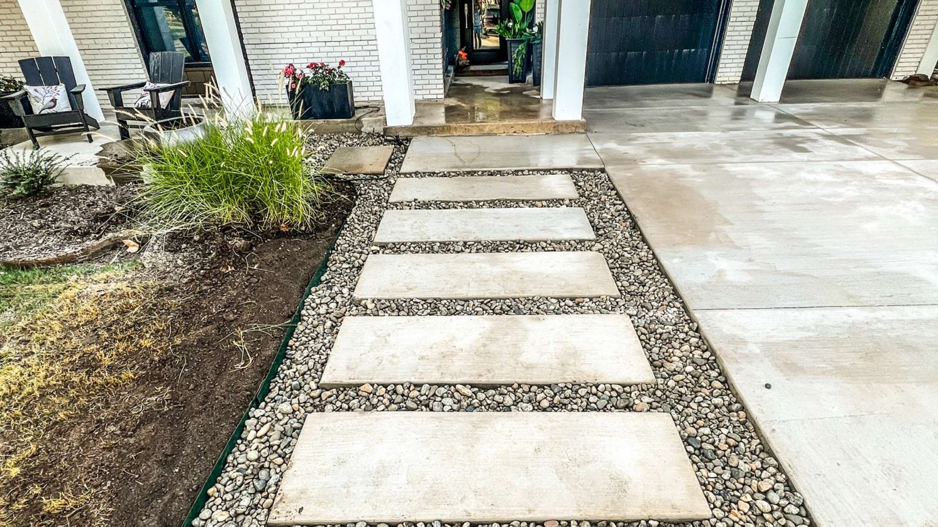 TulsaDriveways_LargeDrivewayWithConcreteWalkway3
